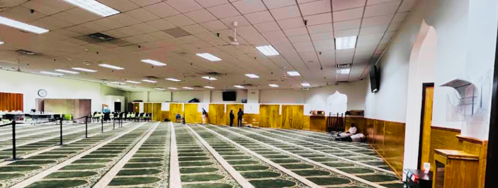 Exterior view of Masjid Al Farooq Chicago building